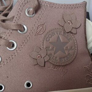 Chuck Taylor All Star Lift 3D Florals Women's High Top Shoe